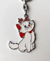 Kırmızı Kurdelalı ve Papyonlu Beyaz Renkli Şirin Kedi Metal Anahtarlık
