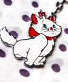 Kırmızı Kurdelalı ve Papyonlu Beyaz Renkli Şirin Kedi Metal Anahtarlık