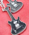 Siyah İki Gitarlı Metal Anahtarlık