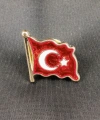 Dalgalanan Kırmızı Türk Bayrağı Metal Rozet