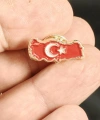 Kırmızı Türkiye Haritalı Ay Yıldızlı Metal Rozet