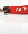 AB Rh(+) Pozitif Kan Grubu Silikon Anahtarlık – Acil Durumlar İçin Hayati Bilgi