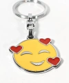 Kalpli Gülümseyen Emoji Metal Anahtarlık – Sevimli Emoji Tasarımlı Anahtarlık