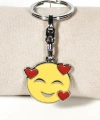 Kalpli Gülümseyen Emoji Metal Anahtarlık – Sevimli Emoji Tasarımlı Anahtarlık
