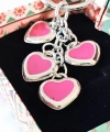 Pembe Kalplerden Oluşan Metal Anahtarlık