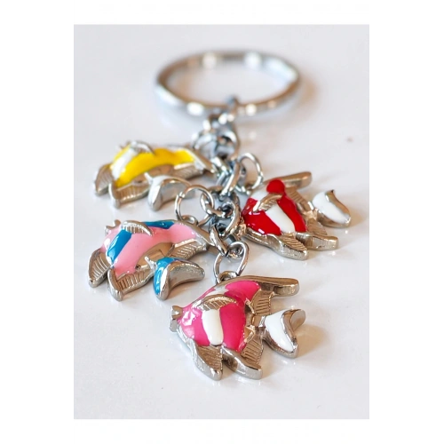 Renkli Balıklardan Oluşan Metal Anahtarlık