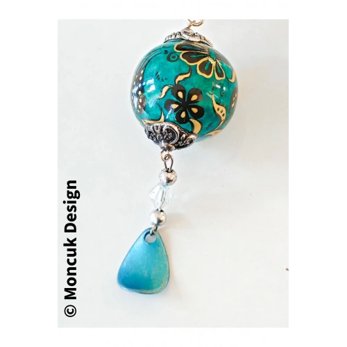 Yeşil Sıcak Hava Balonu Şeklinde Üzeri Çiçek Desenli Uç Kısmı Zincir Süslemeli Anahtarlık