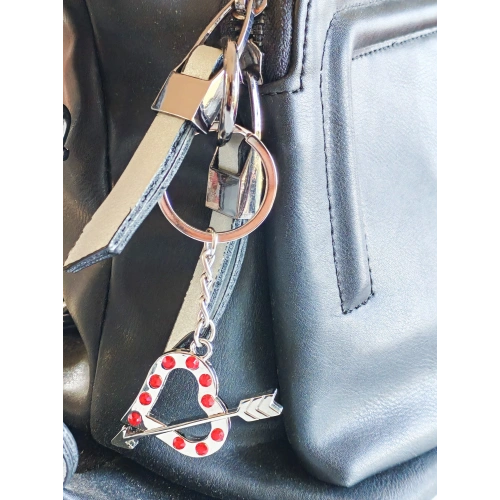 Kırmızı Taşlı Kalp Şekilli Metal Çanta Süsü