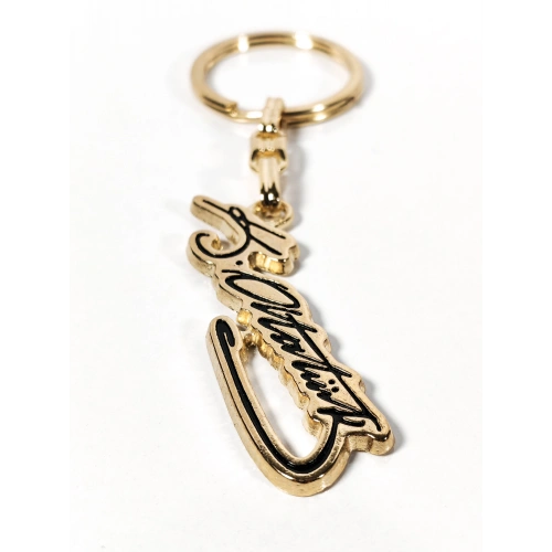 Altın Renk Atatürk İmzalı Metal Anahtarlık – Zarafet, Anlam ve Zamansız Değer