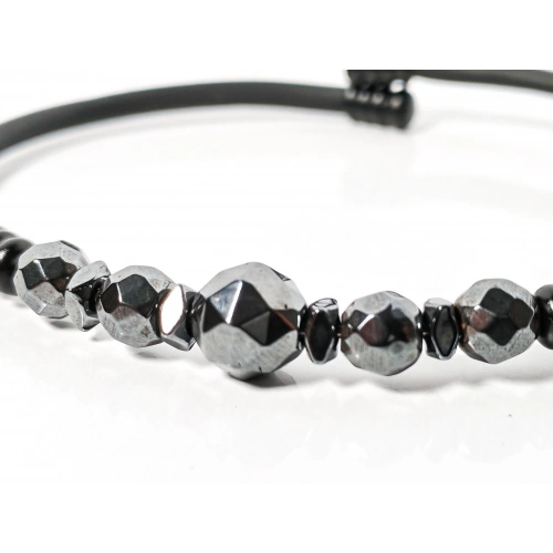 Fasetli Hematit Taşlı Yaylı Bileklik – Denge, Güç ve Topraklanma Enerjisi