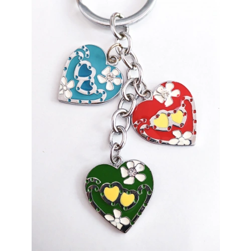 Çiçek ve Kalp Desenli Kırmızı Yeşil Mavi Kalplerden Oluşan Metal Anahtarlık