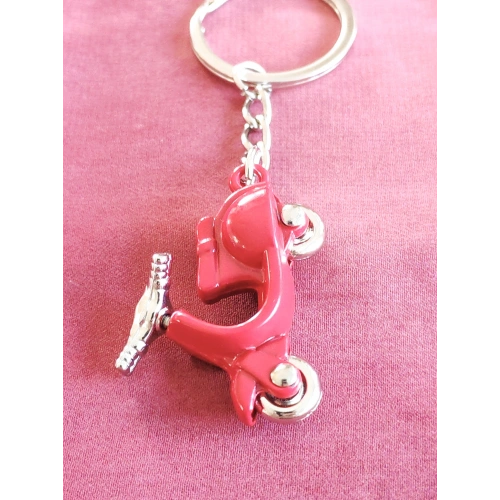 Oynar Gidonlu Kırmızı Skooter Metal Anahtarlık