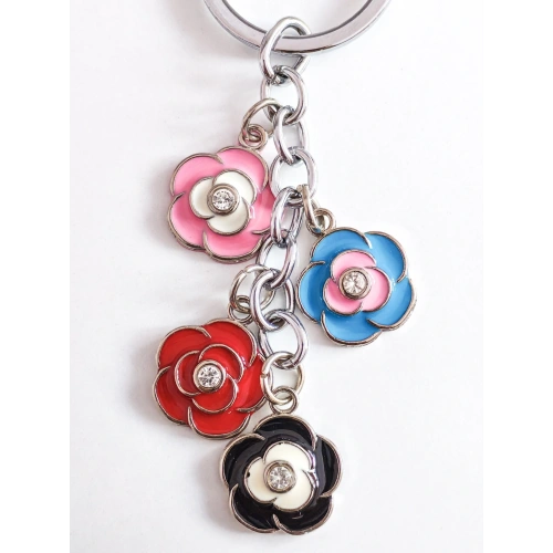 Renkli Güllerden Oluşan metal Anahtarlık