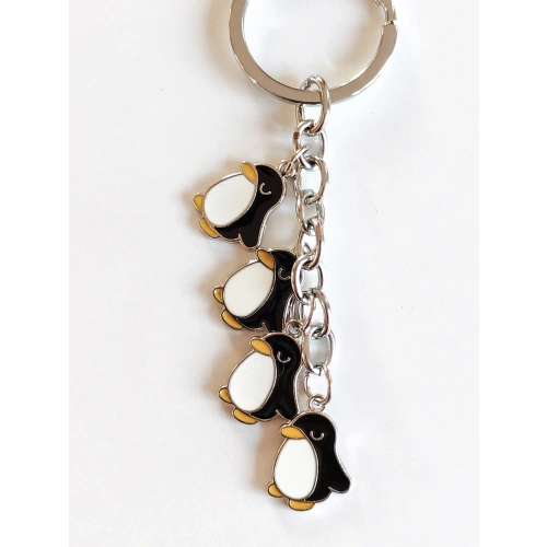 Sevimli Penguenlerden Metal Anahtarlık