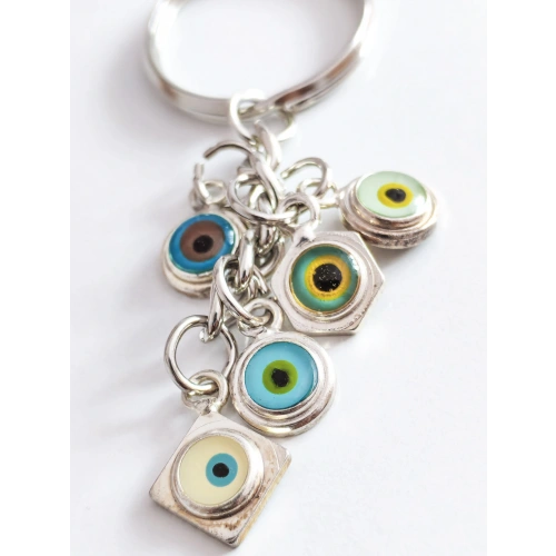 Zincirli Farklı Renklerde Küçük Cam Gözlerden Oluşan Metal Anahtarlık
