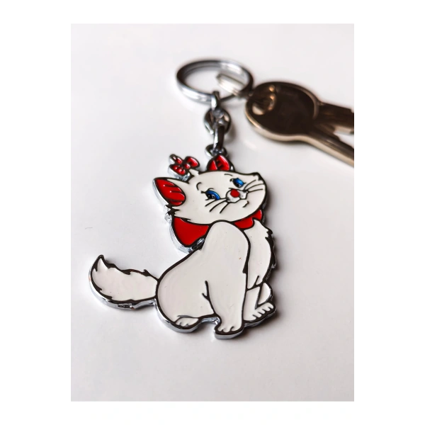 Kırmızı Kurdelalı ve Papyonlu Beyaz Renkli Şirin Kedi Metal Anahtarlık