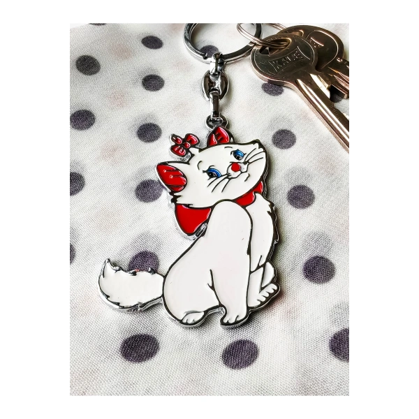 Kırmızı Kurdelalı ve Papyonlu Beyaz Renkli Şirin Kedi Metal Anahtarlık