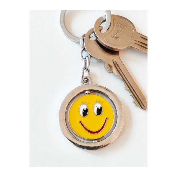 Sarı Gülen Surat Emojili Dönebilen Metal Anahtarlık