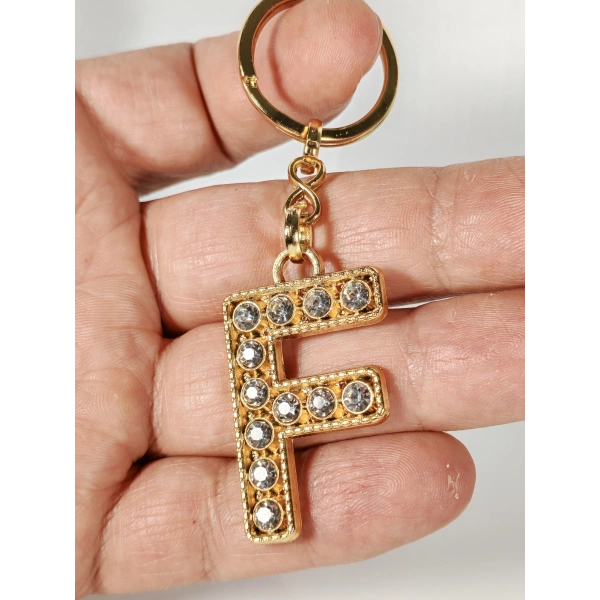 Taşlı F Harfi Gold Metal Anahtarlık – Kişisel Dokunuş, Şık Işıltı ve Zamansız Stil