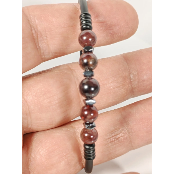 Garnet (Lal) Taşlı Yaylı Bileklik – Güç, Denge ve Yaşam Enerjisi