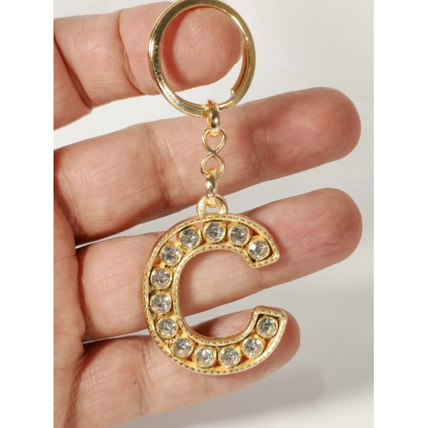 Taşlı “C” Harfi Metal Anahtarlık – Şık ve Kişisel Tasarım