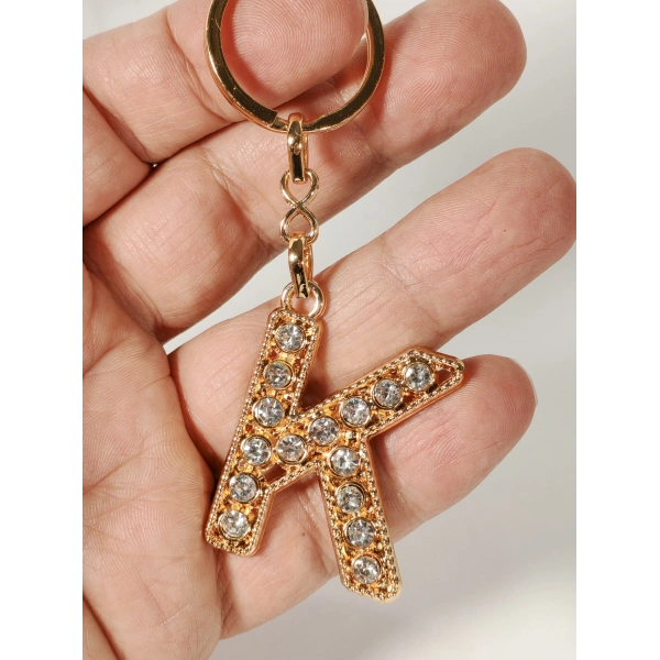 K Harfi Taşlı Gold Renk Metal Anahtarlık – Şık ve Işıltılı Harf Tasarımı