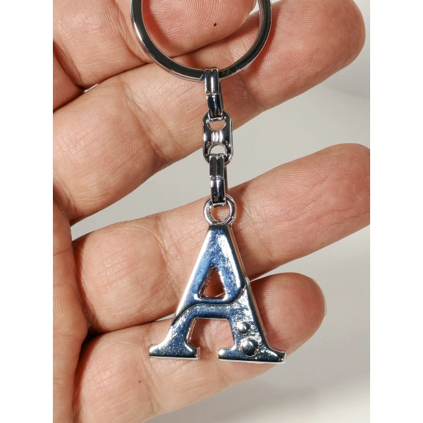 A Harfi Gümüş Renk Metal Anahtarlık – Minimal ve Şık Harf Tasarımı