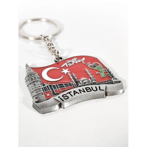 Türk Bayrağı Zeminli İstanbul Silüeti Anahtarlık Eskitme Gümüş – Tarihi ve Milli Şık Çanta & Anahtar Aksesuarı