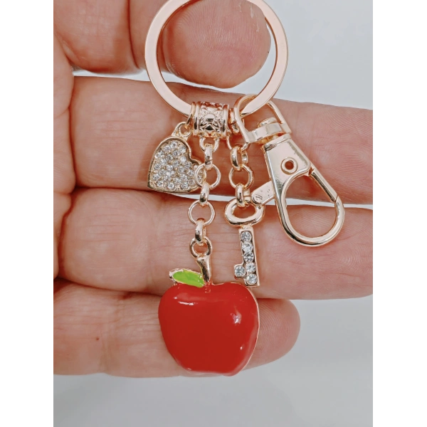 Zirkon Taşlı Kalp ve Anahtar Detaylı Kırmızı Elma Figürlü Rose Gold Anahtarlık