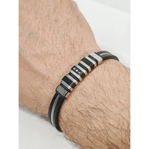 Çelik Detaylı Siyah Deri Erkek Bileklik - Modern ve Minimalist Tasarım