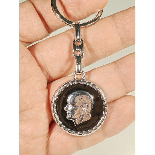 Atatürk Portreli Siyah Metal Anahtarlık
