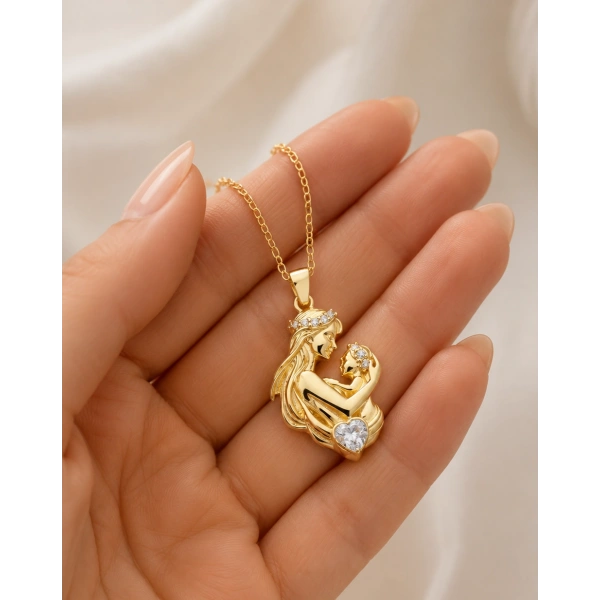 Gümüş Anne Bebek Figürlü Kalp Taşlı Gold Kolye