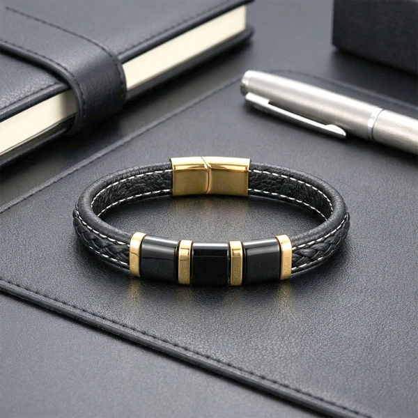 Moncuk Design   33514B26D4