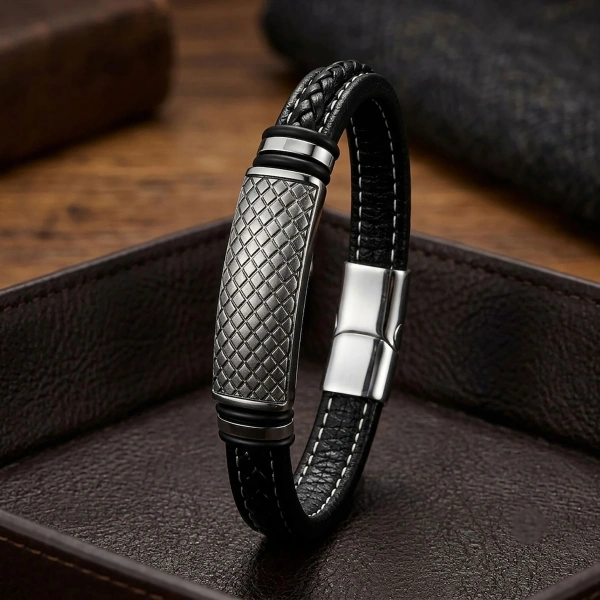 Moncuk Design Diamond Grid Desenli Çelik Kilitli Siyah Deri Erkek Bileklik 33511B8D5