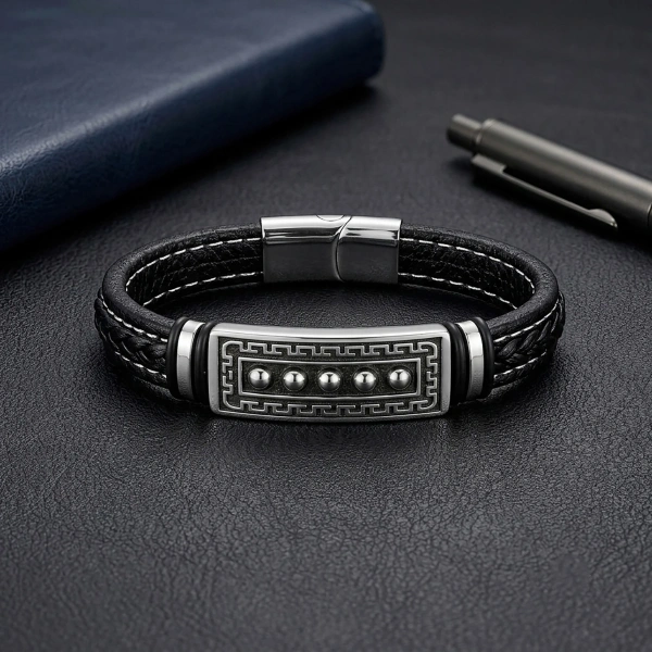 Moncuk Design Greek Key Desenli Çelik Kilitli Siyah Deri Erkek Bileklik 33511B8D2