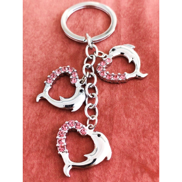 Yunus Balıklı Kalp Şeklinde Üzeri Pembe Taşlı Kalplerden Metal Anahtarlık