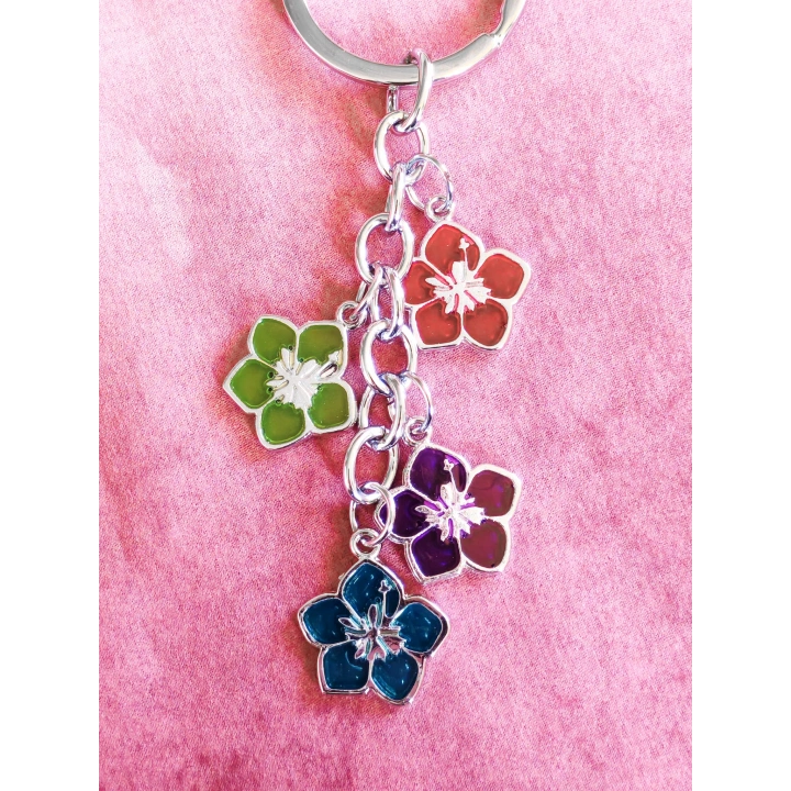 5 Yapraklı Yonca Karışık Renk Metal Anahtarlık