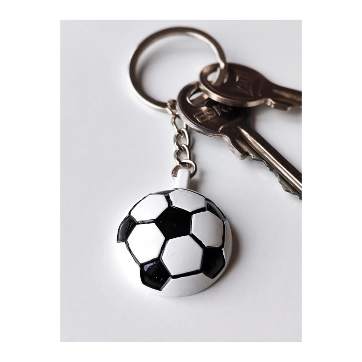 Siyah Beyaz Futbol Takımı Temalı - Yarım Futbol Topu - Arkası Aynalı Anahtarlık