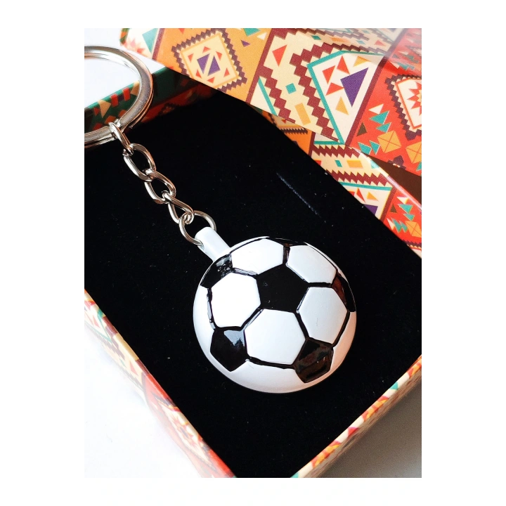 Siyah Beyaz Futbol Takımı Temalı - Yarım Futbol Topu - Arkası Aynalı Anahtarlık