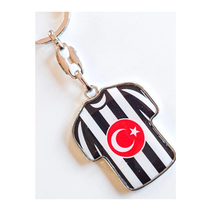 Siyah Beyaz Takım Formalı Metal Anahtarlık