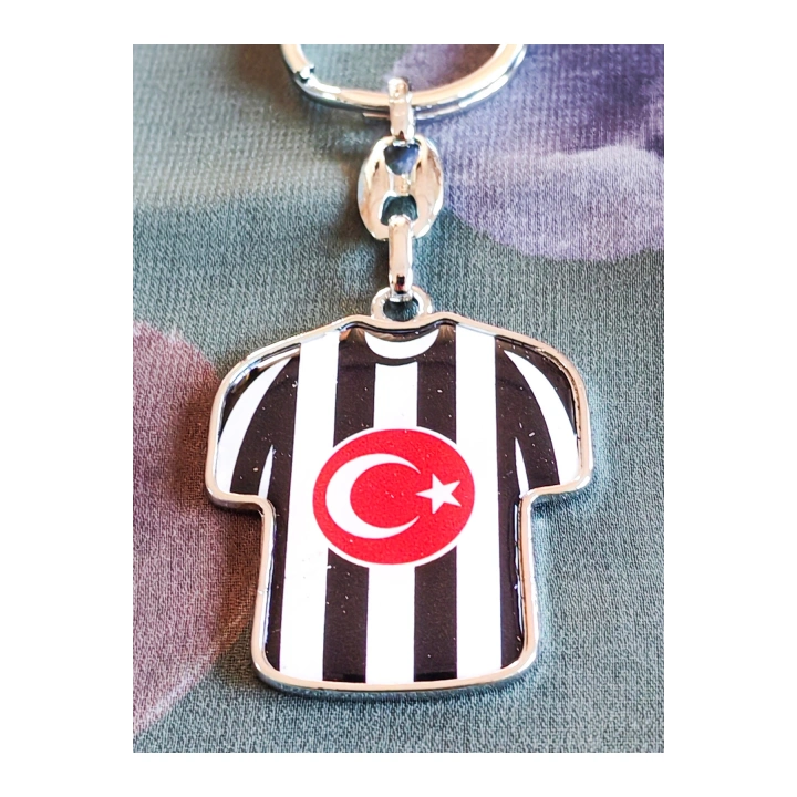 Siyah Beyaz Takım Formalı Metal Anahtarlık