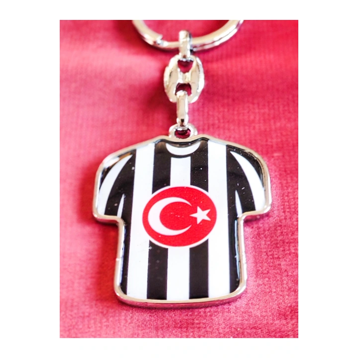 Siyah Beyaz Takım Formalı Metal Anahtarlık