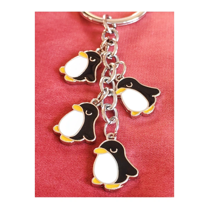 Sevimli Penguenlerden Metal Anahtarlık