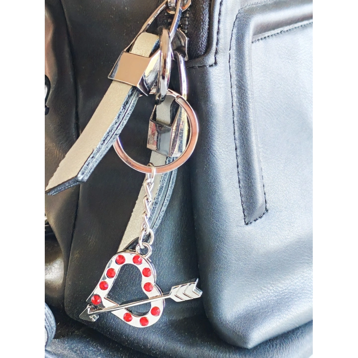 Kırmızı Taşlı Kalp Şekilli Metal Çanta Süsü