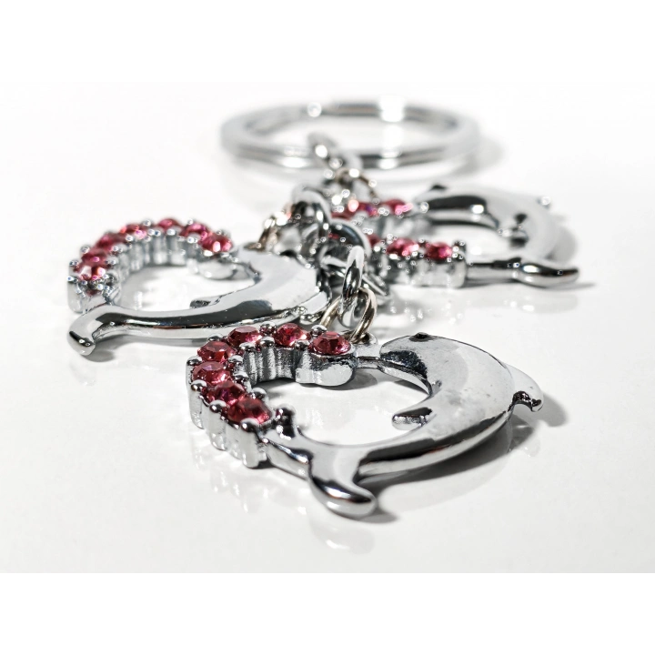 Pembe Taşlı Kalp Şeklinde Yunus Balıklarından Metal Anahtarlık