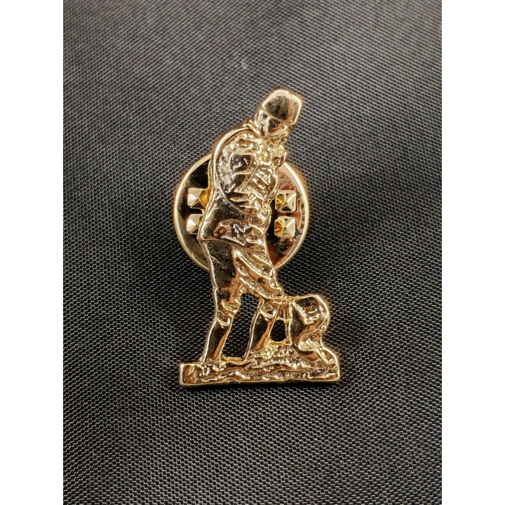 Kabartmalı Atatürk Silüetli  Metal Rozet