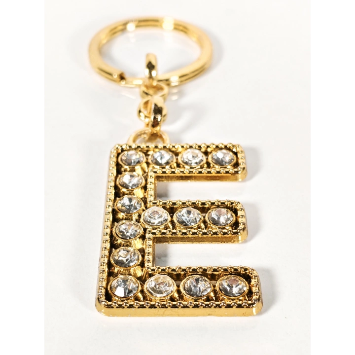 Taşlı E Harfi Gold Metal Anahtarlık – Kişisel Anlam, Zarif Işıltı ve Şık Detaylar