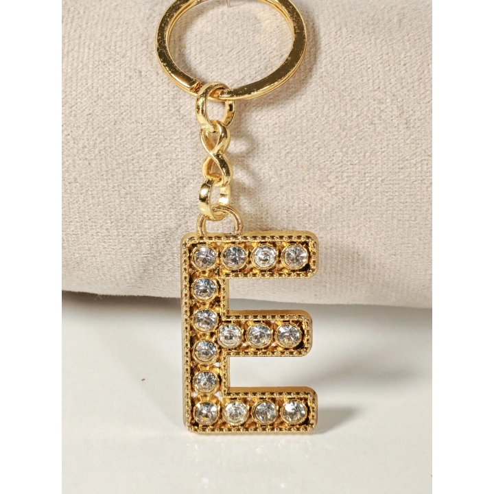 Taşlı E Harfi Gold Metal Anahtarlık – Kişisel Anlam, Zarif Işıltı ve Şık Detaylar