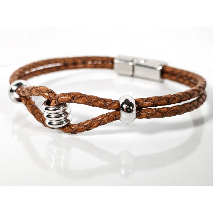 Kahverengi Örgü Yaylı Deri Bileklik – Doğal Şıklık ve Modern Detaylar