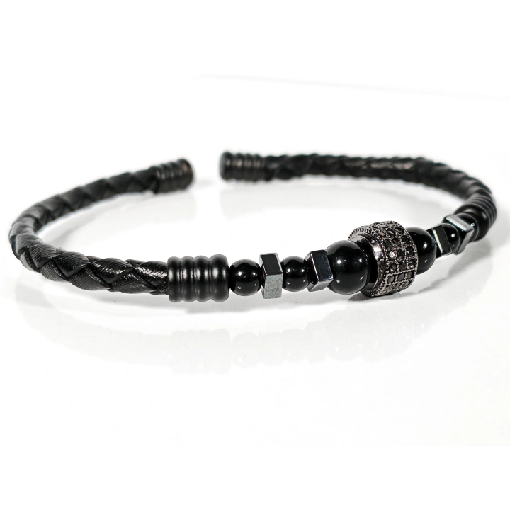 Siyah Örgü Deri ve Zirkon, Hematit, Oniks Taşlı Yaylı Erkek Bileklik – Doğal Şıklık ve Modern Detaylar